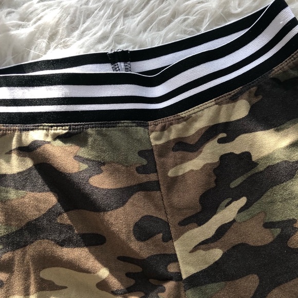 Camo Leggings - Picture 3 of 3